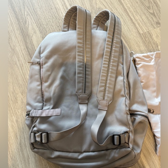Lululemon Chrome Backpack - Picture 4 of 5